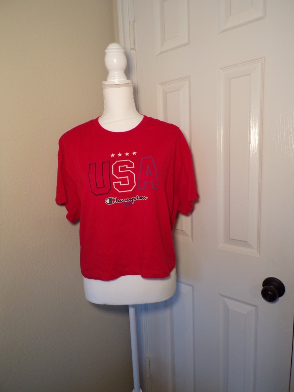 Champion "Gold Medal" USA Cropped Short Sleeve T-Shirt – Tango Red – Size L